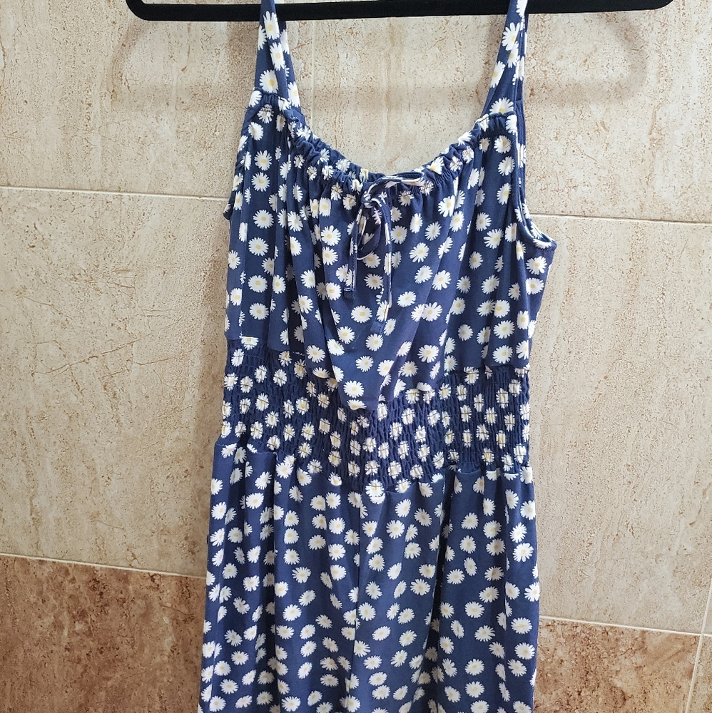 NWT Navy Daisy Print Smocked Waist Romper